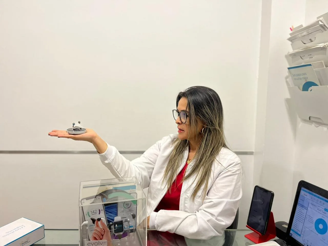 Consultorio de audiología equipado con tecnología Starkey